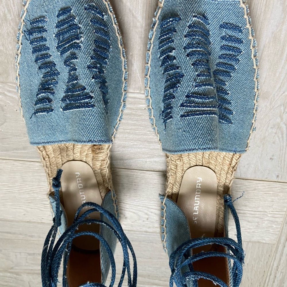NWOT CHINESE LAUNDRY DENIM LACE UP ESPADRILLES